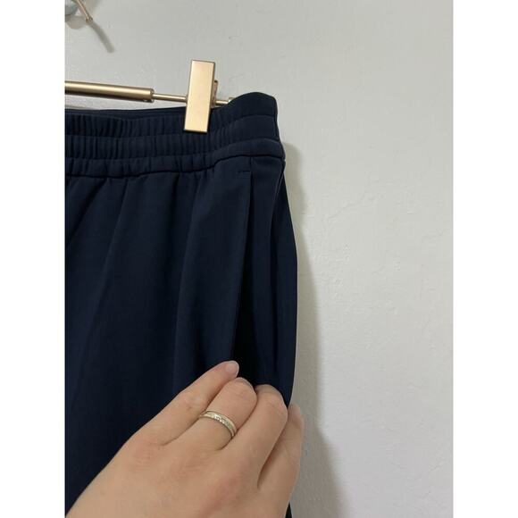 Lululemon Womens Luxtreme Athletic Pant Size M Navy Office Work Athleisure EUC - Picture 4 of 7